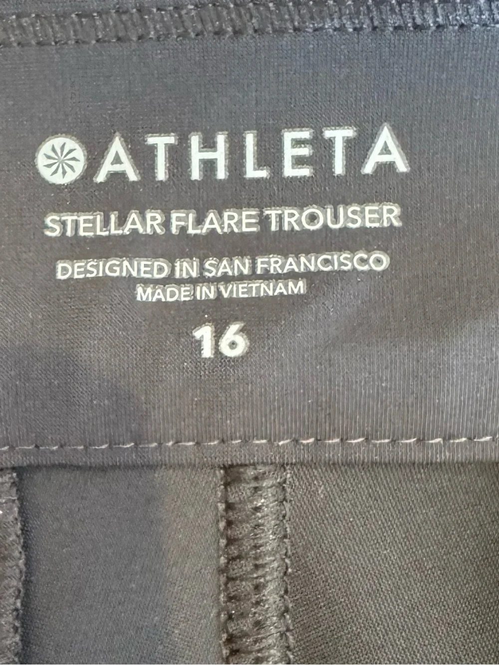 ATHLETA Black Stellar Flare Trouser Women’s 14 Athleisure Convertible Pants NWOT
